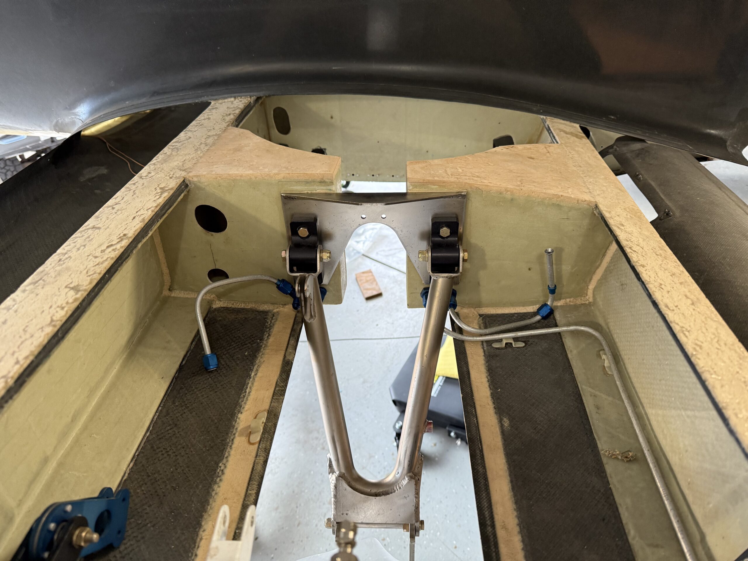 Jason Rouault Main Gear Fitting Continues – Legacy Build