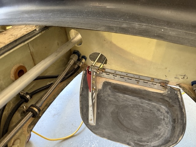 Jason Rouault Main Landing Gear Inner Door Gas Springs – Legacy Build
