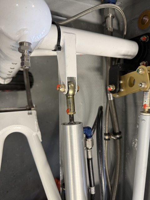 Jason Rouault Landing gear adjustments – Legacy Build